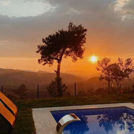 ヴィラ Sunset フェティエ